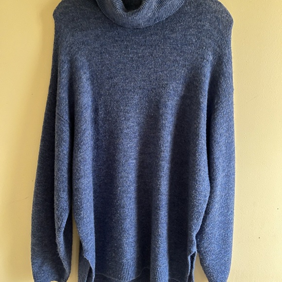 Bundle of Two H&M tunics - Picture 9 of 9